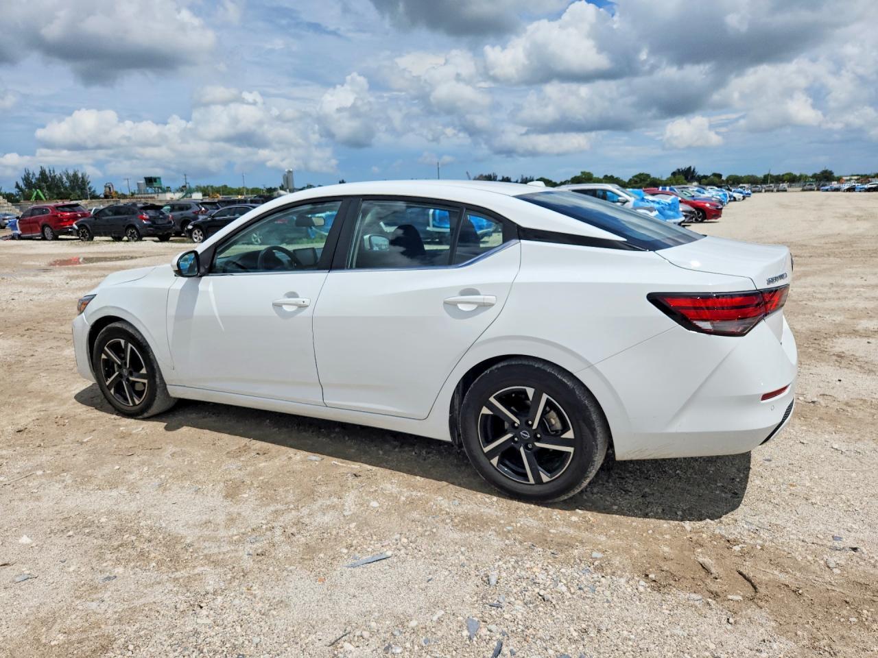 2025 Nissan Sentra Sv - Фото 2
