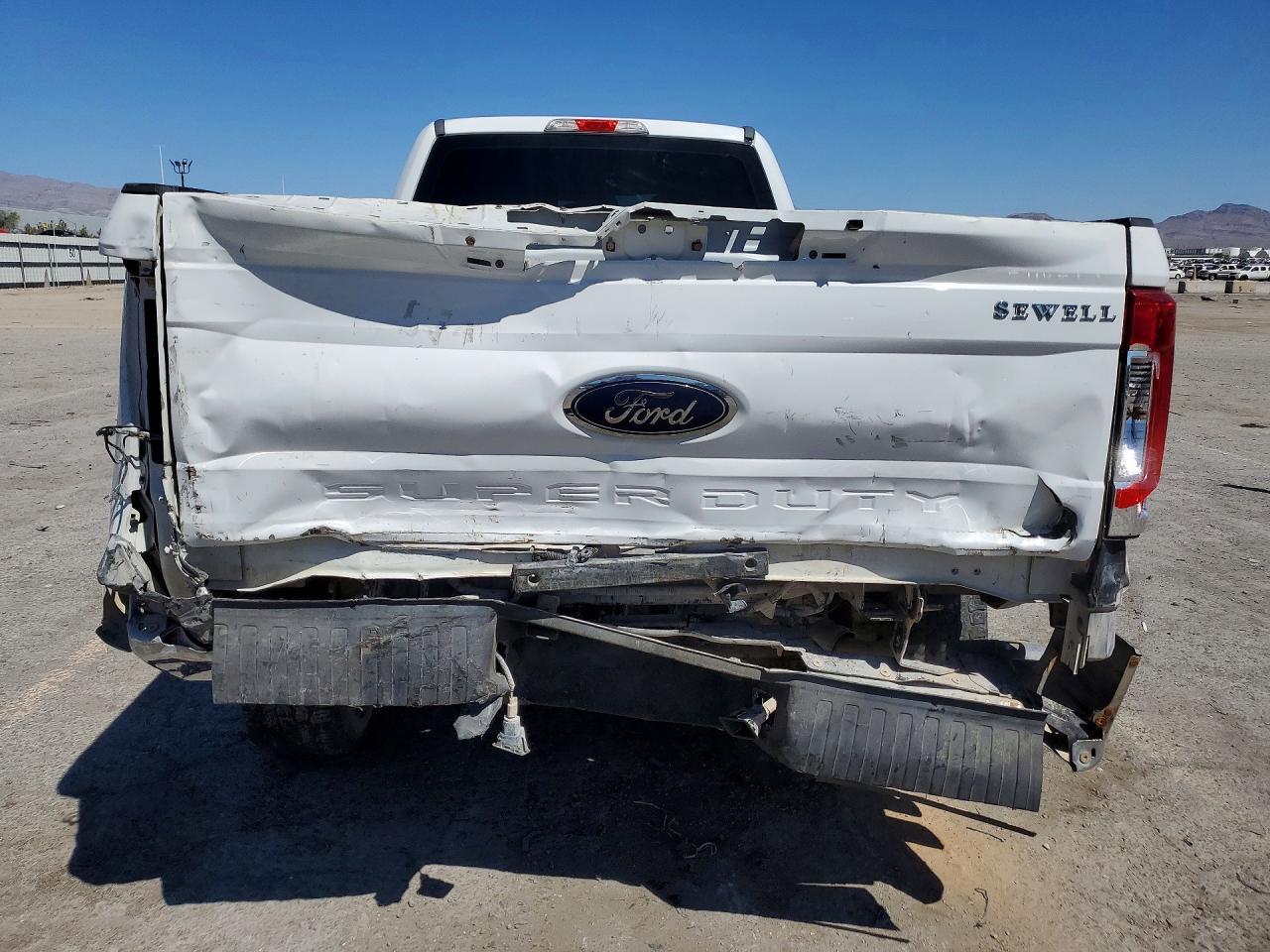 2017 Ford F250 Super Duty - Image 6