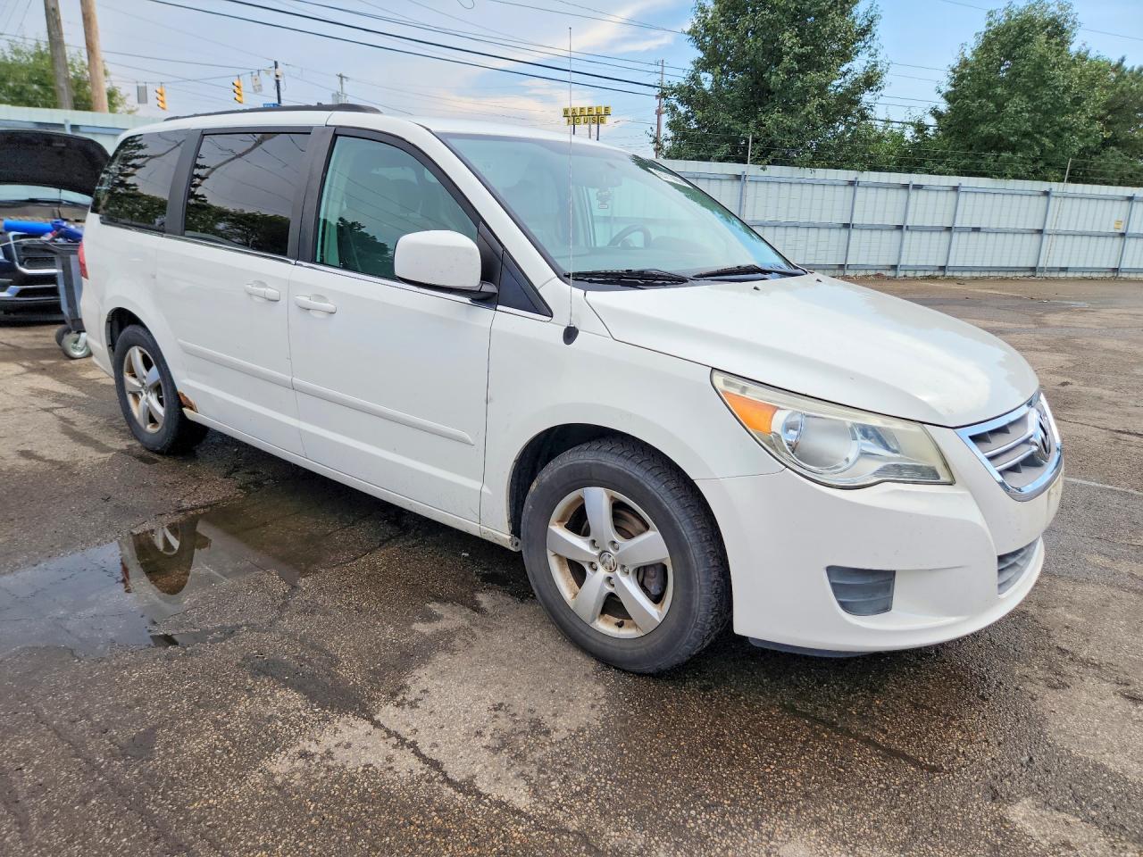 2011 Volkswagen Routan Se - Фото 4