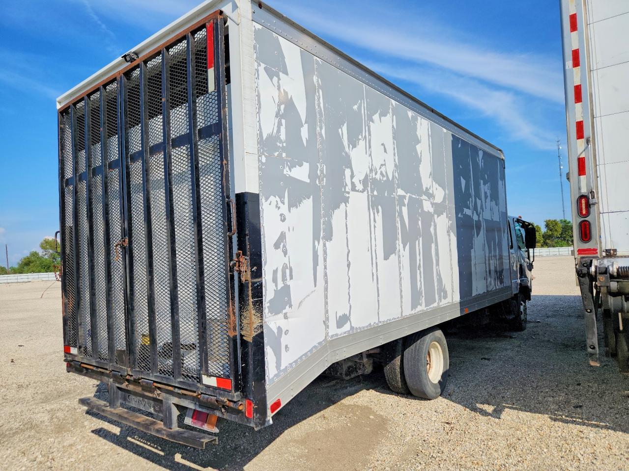 2020 Isuzu Npr - Box Truck - Image 3