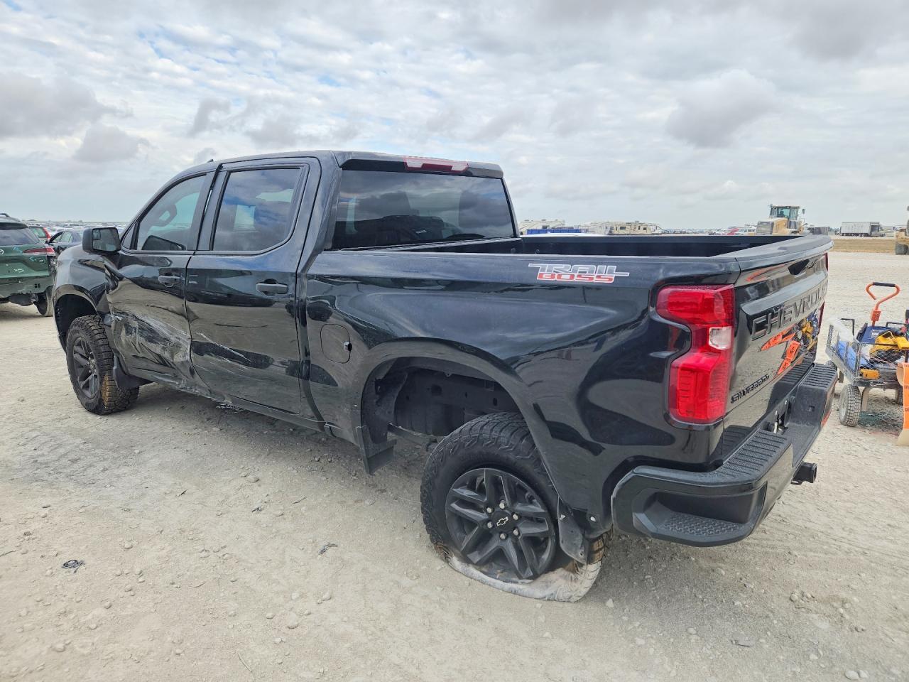 2026 Chevrolet Silverado K1500 Trail Boss Custom - Фото 2