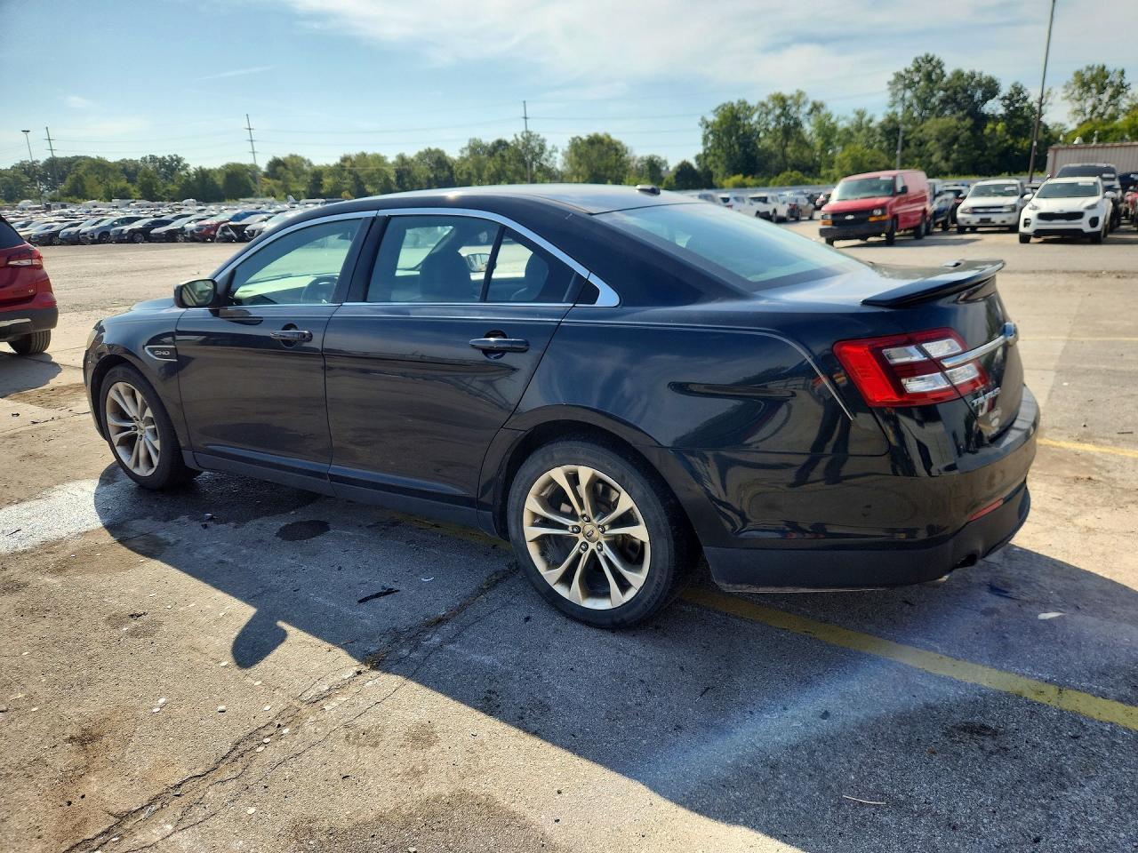 2014 Ford Taurus Sho - Image 2