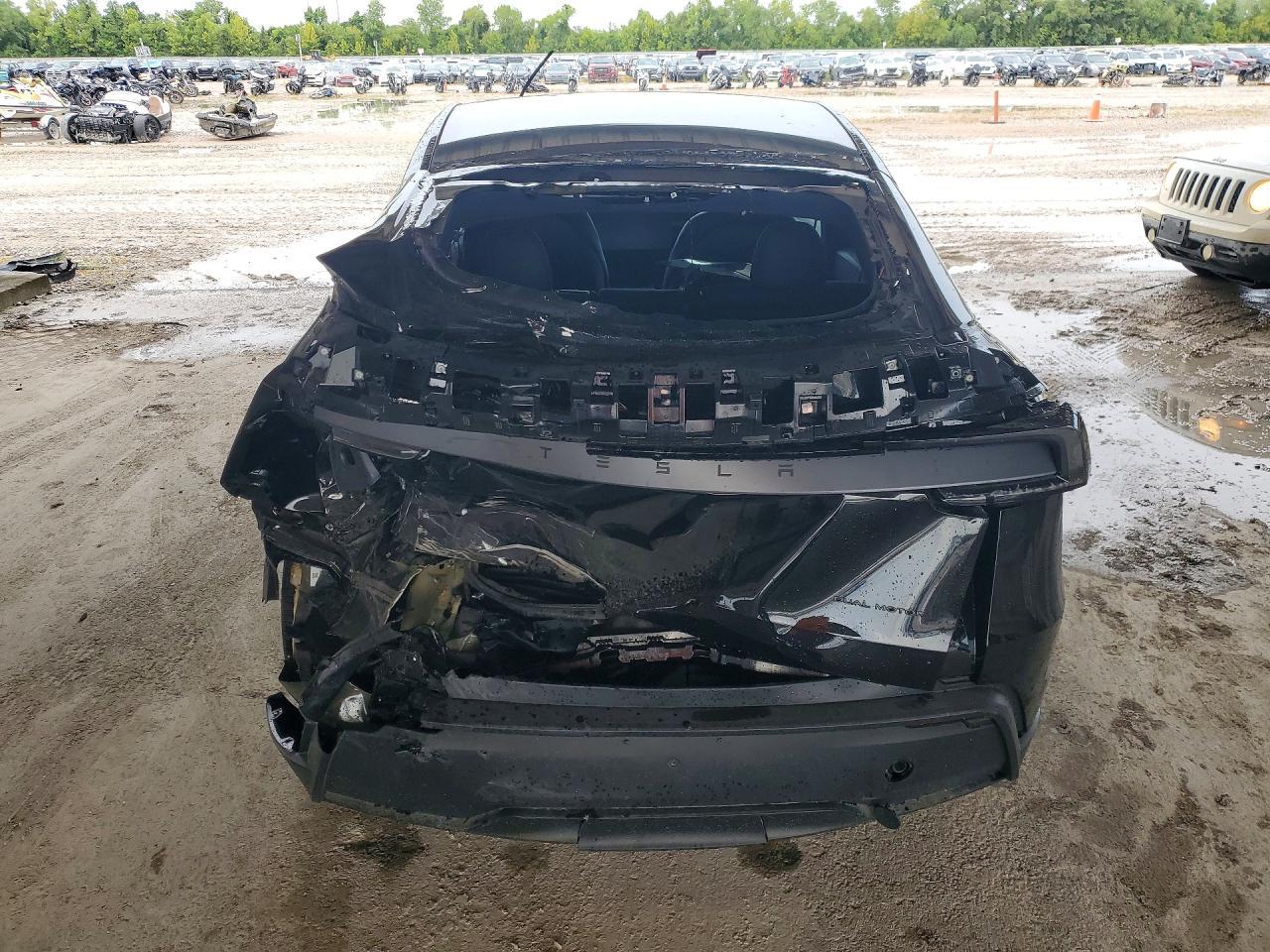 2026 Tesla Model Y - Image 6