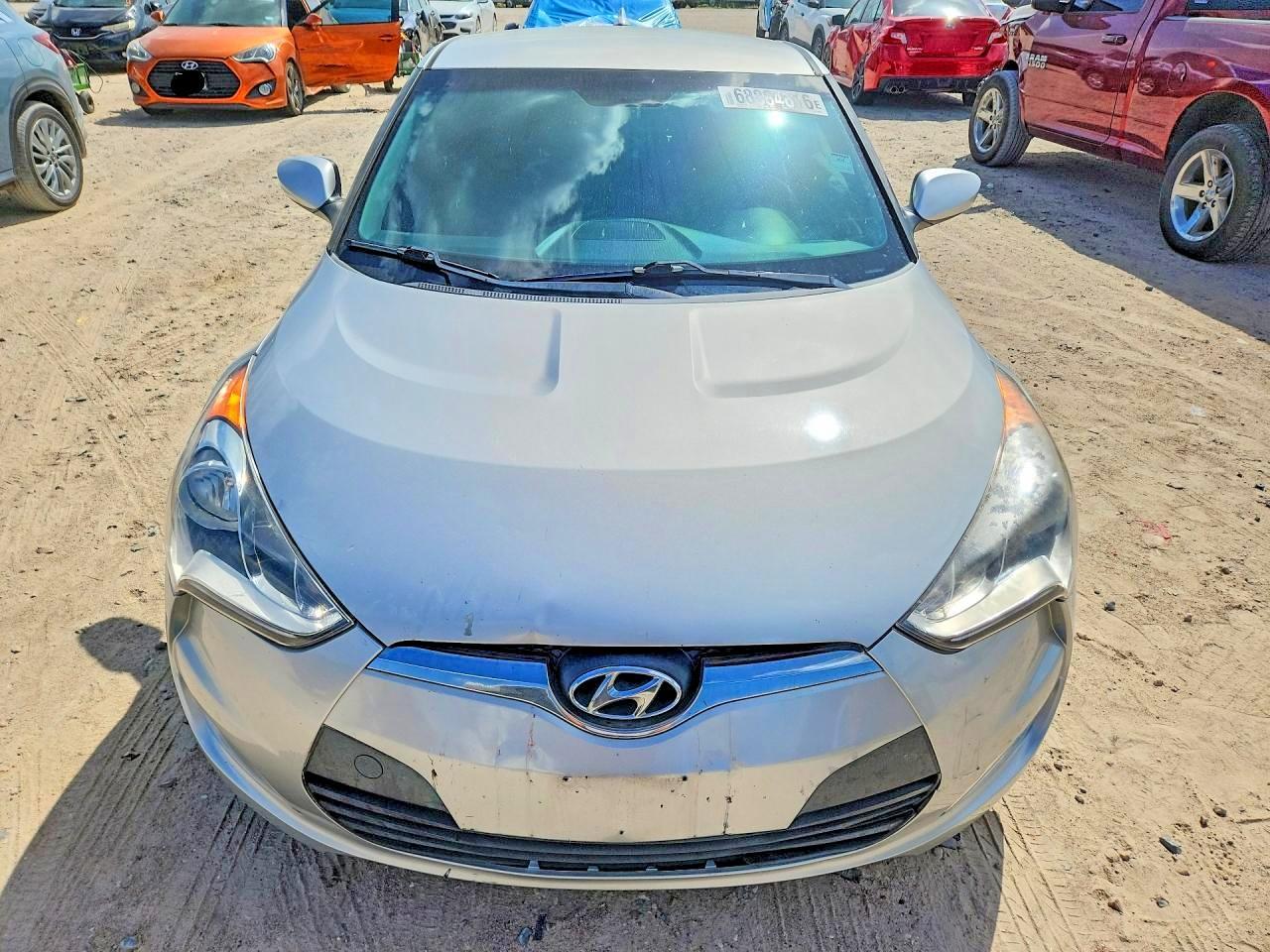 2017 Hyundai Veloster Base - Фото 5