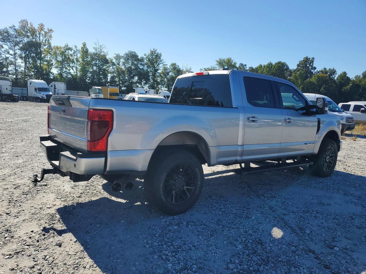 2022 Ford F250 Super Duty - Фото 3