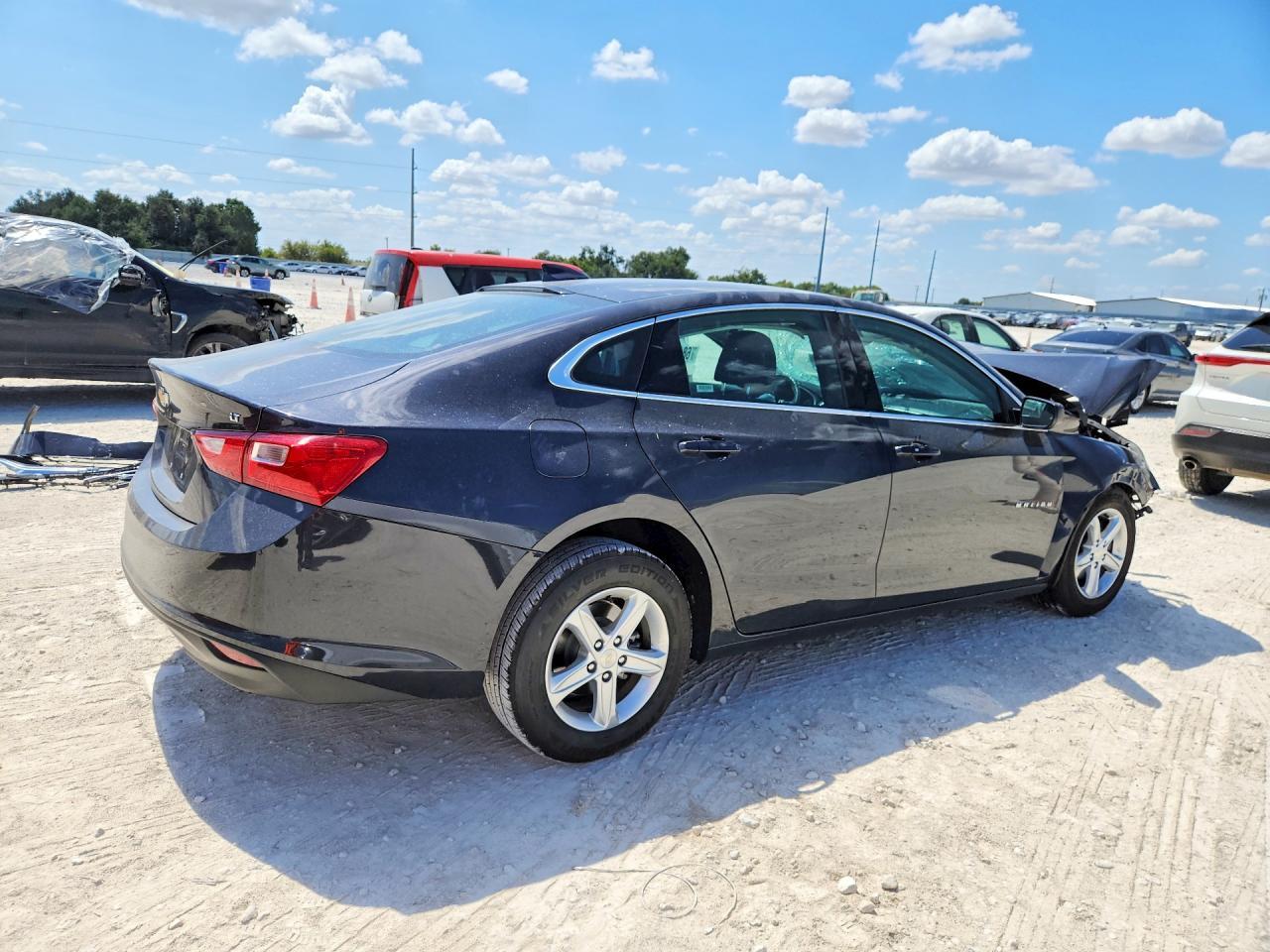 2023 Chevrolet Malibu Lt - Image 3