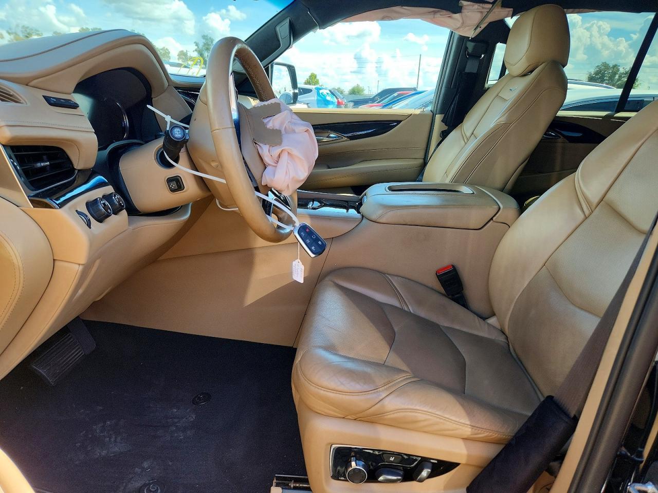 2020 Cadillac Escalade Platinum - Image 7
