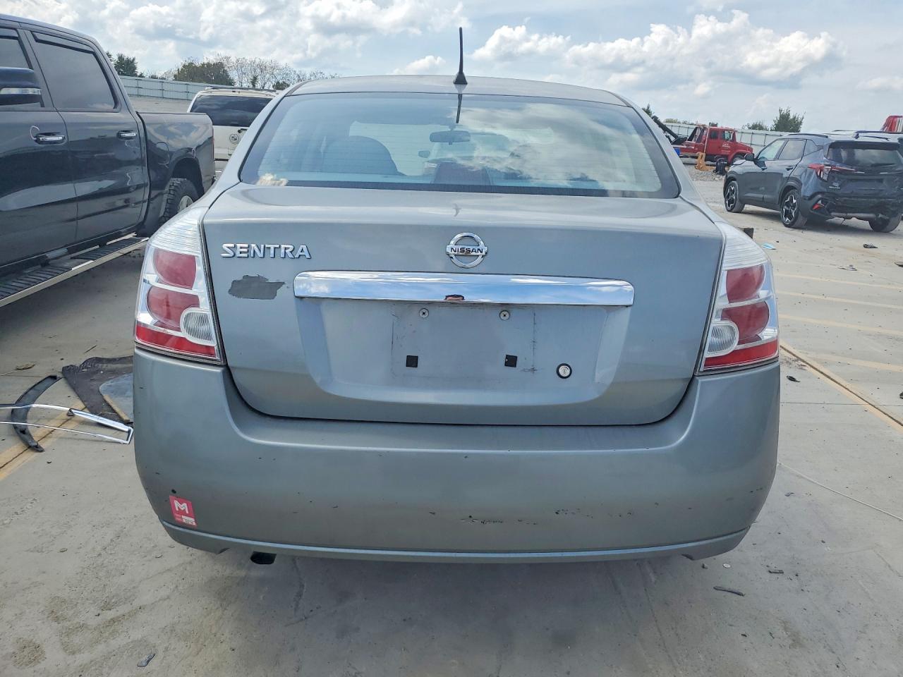 2010 Nissan Sentra 2.0 - Фото 6