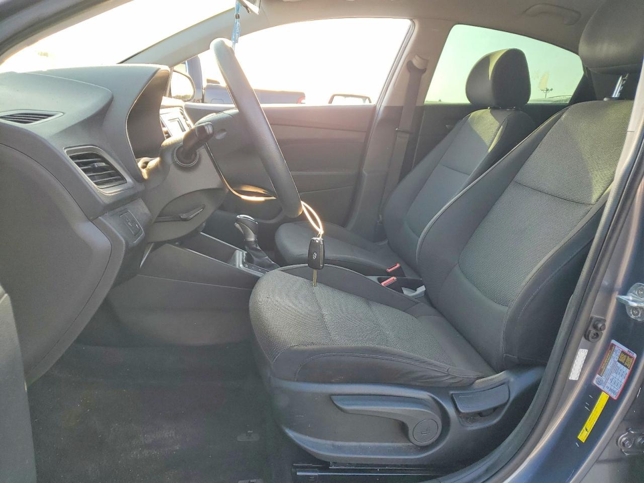 2020 Hyundai Accent Se - Фото 7