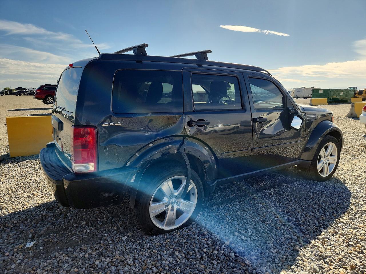 2011 Dodge Nitro Heat - Image 3
