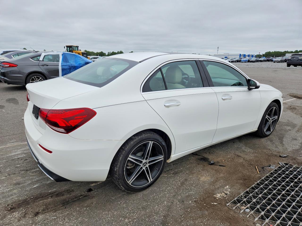 2019 Mercedes-Benz A 220 - Фото 3