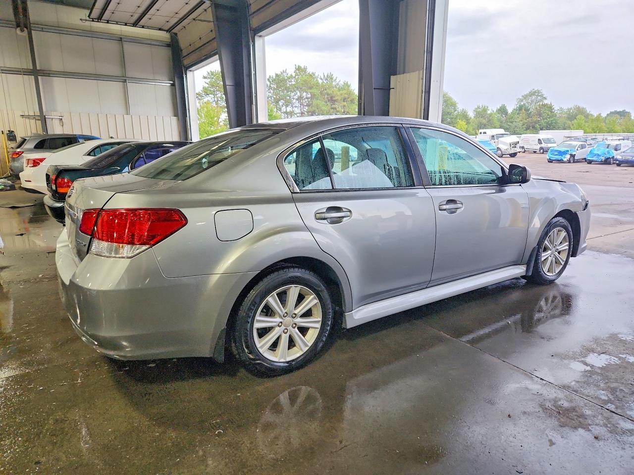2011 Subaru Legacy 2.5I Premium - Image 3