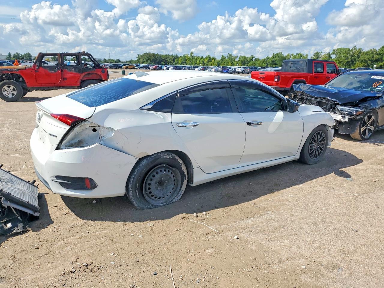 2016 Honda Civic Touring - Фото 3