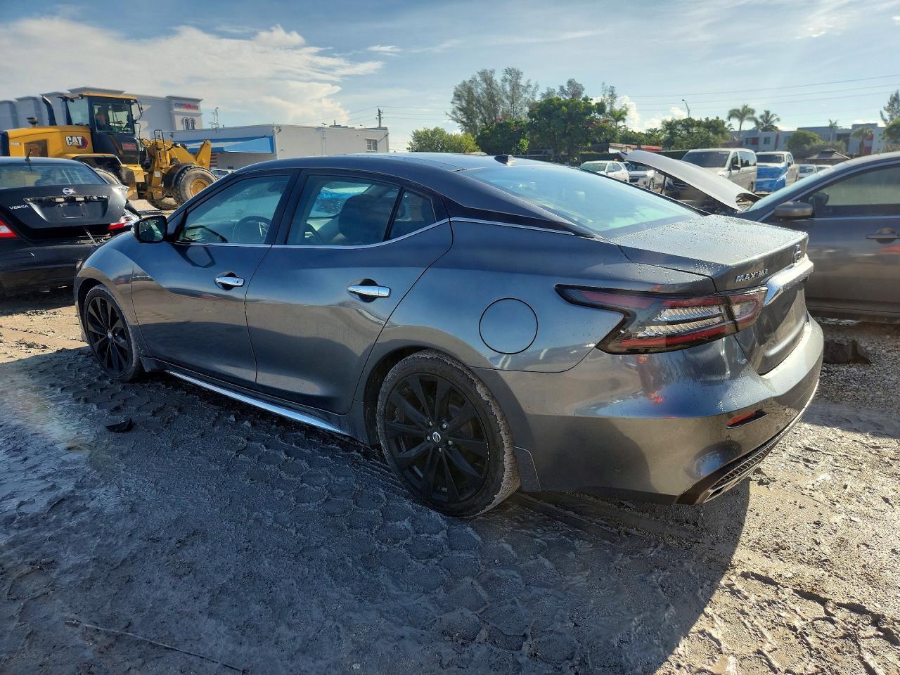 2020 Nissan Maxima Platinum - Фото 2