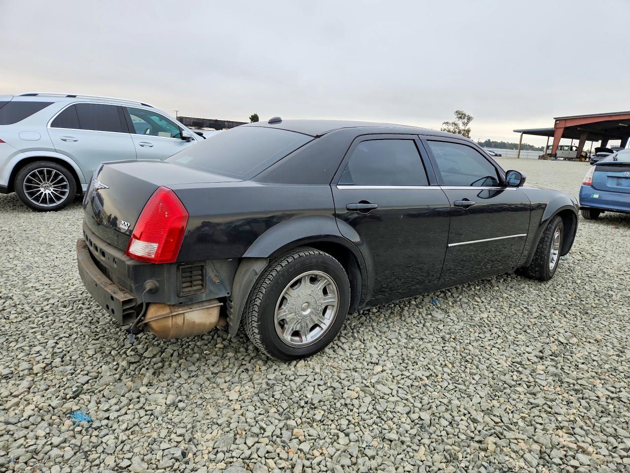 2006 Chrysler 300 Touring - Image 3