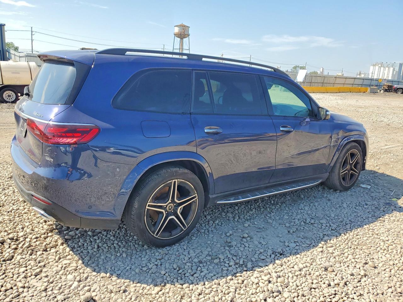 2025 Mercedes-Benz Gls 450 4Matic - Image 3