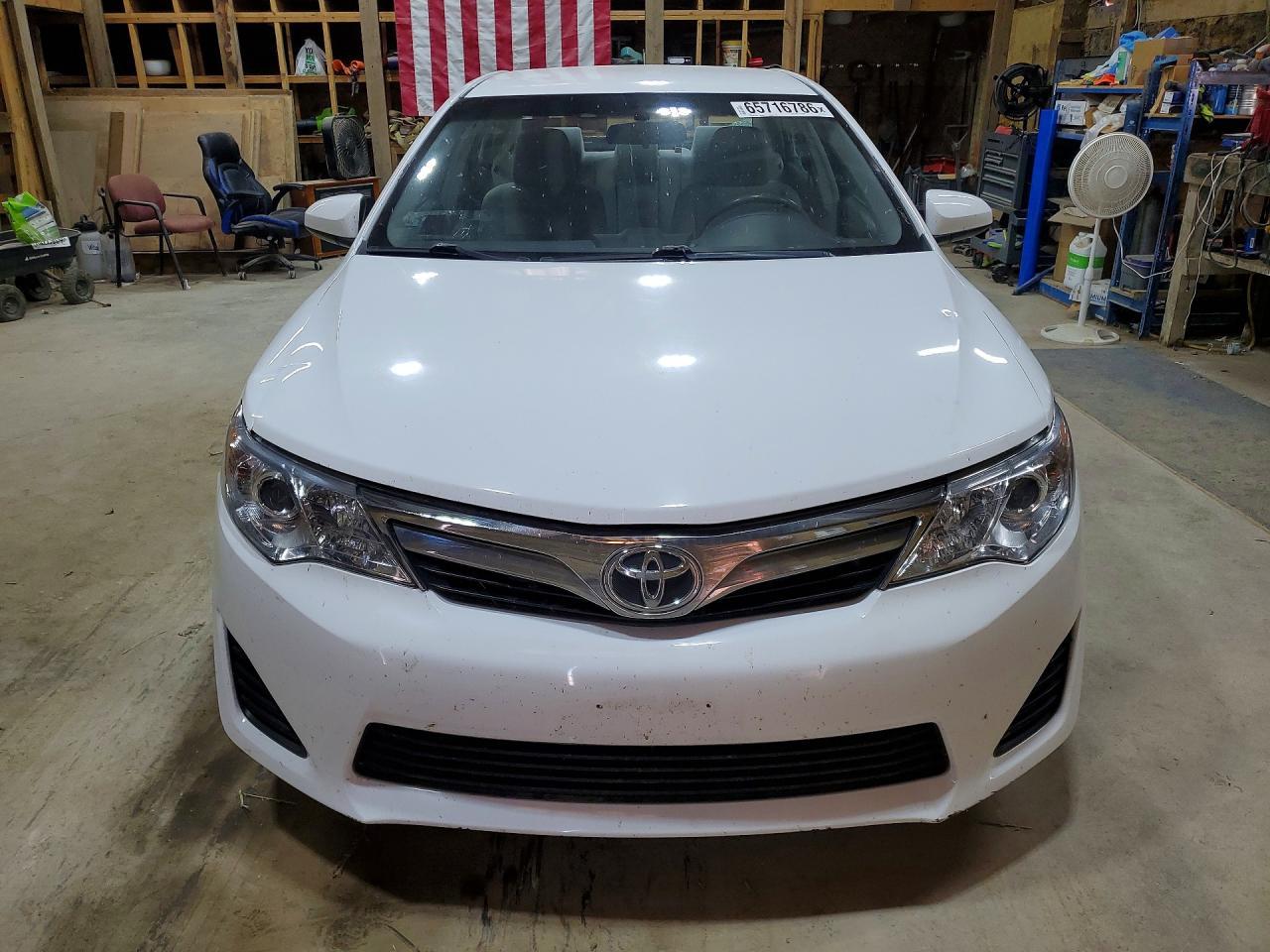 2014 Toyota Camry Le - Фото 5