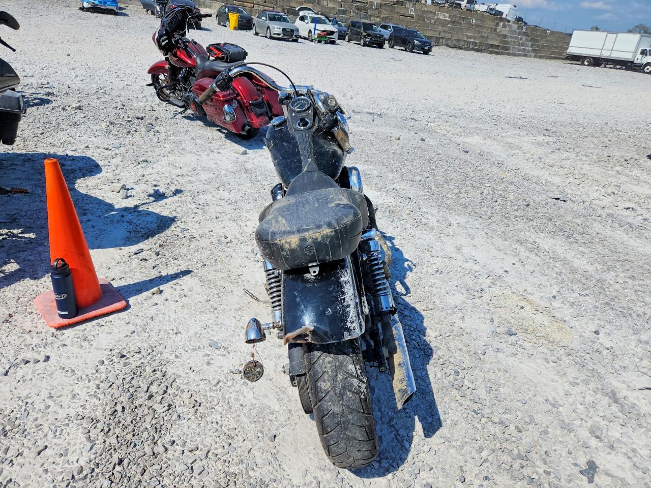 2017 Harley-Davidson Fxdb Dyna Street Bob - Фото 4