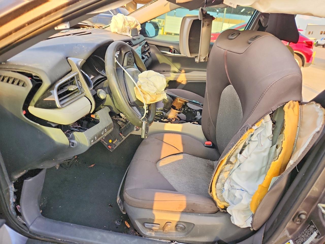 2019 Toyota Camry Le - Image 7