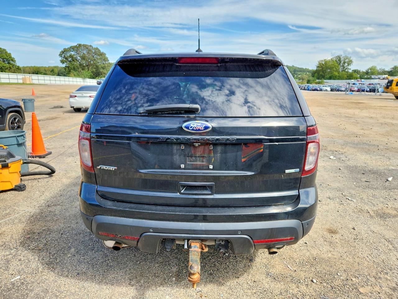 2015 Ford Explorer Sport - Image 6