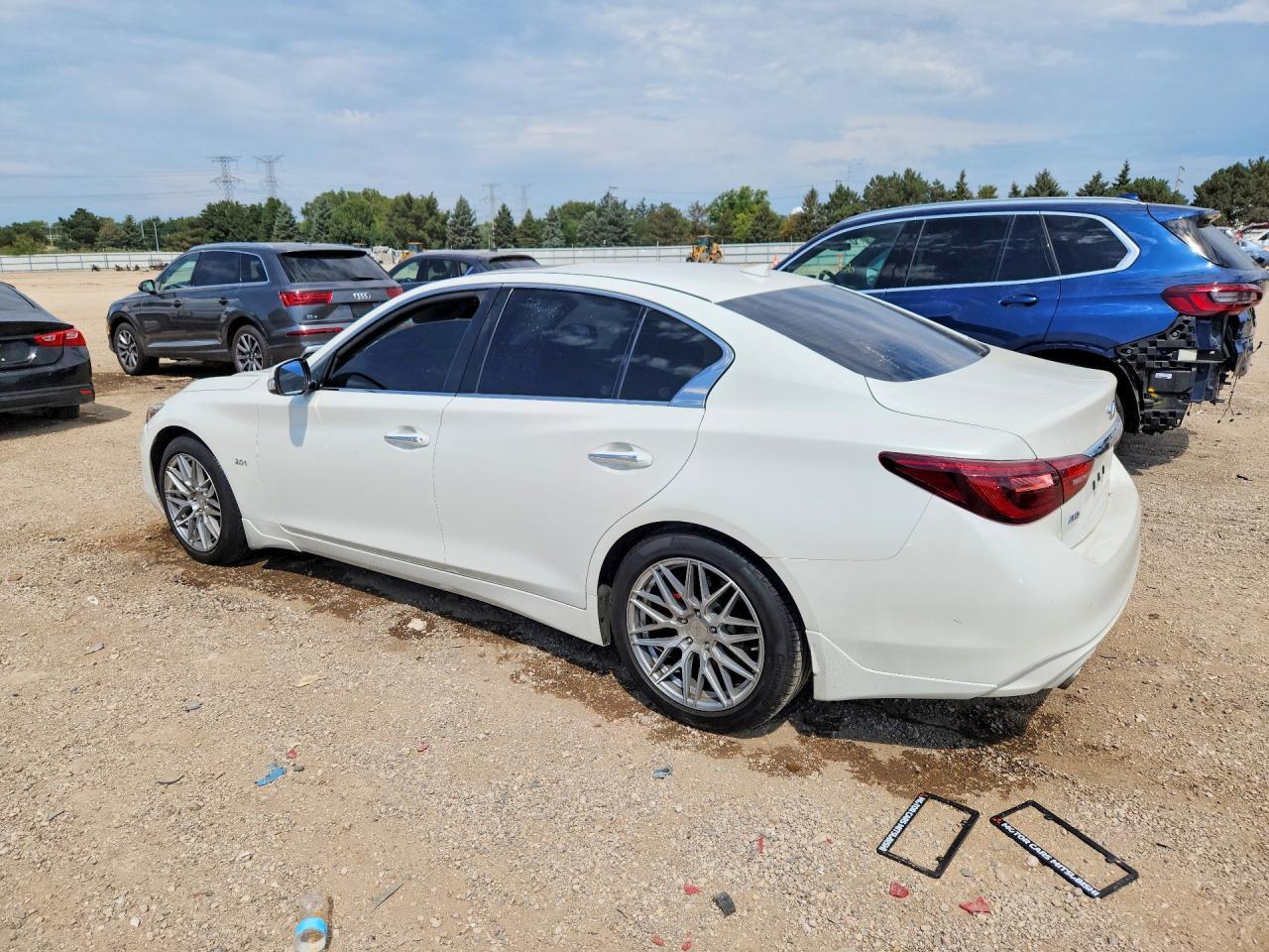 2018 Infiniti Q50 2.0T Luxe - Image 2