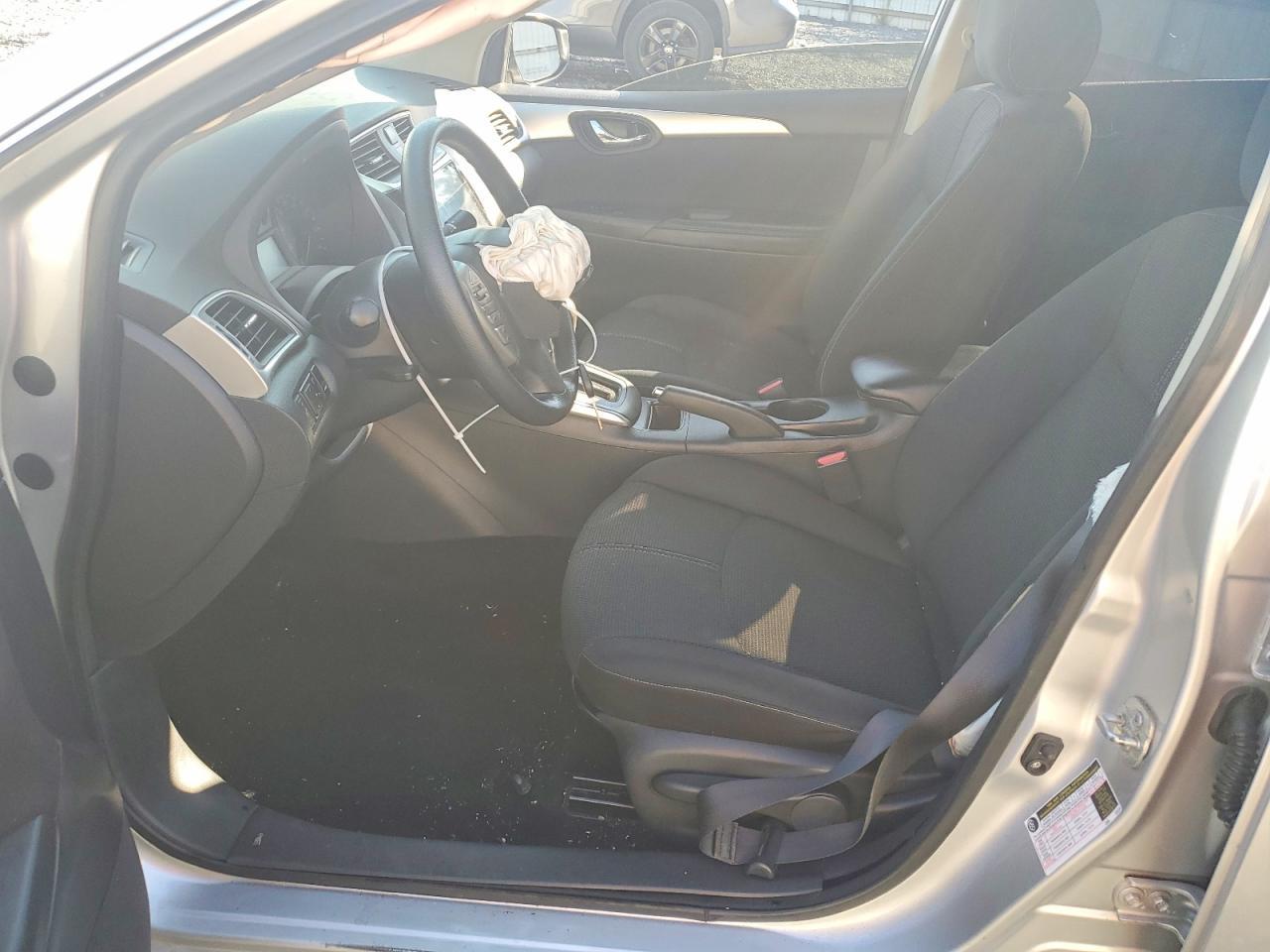 2016 Nissan Sentra S - Image 7