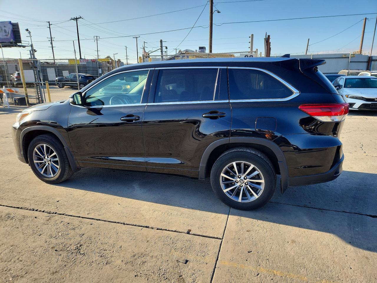 2018 Toyota Highlander Xle - Фото 2