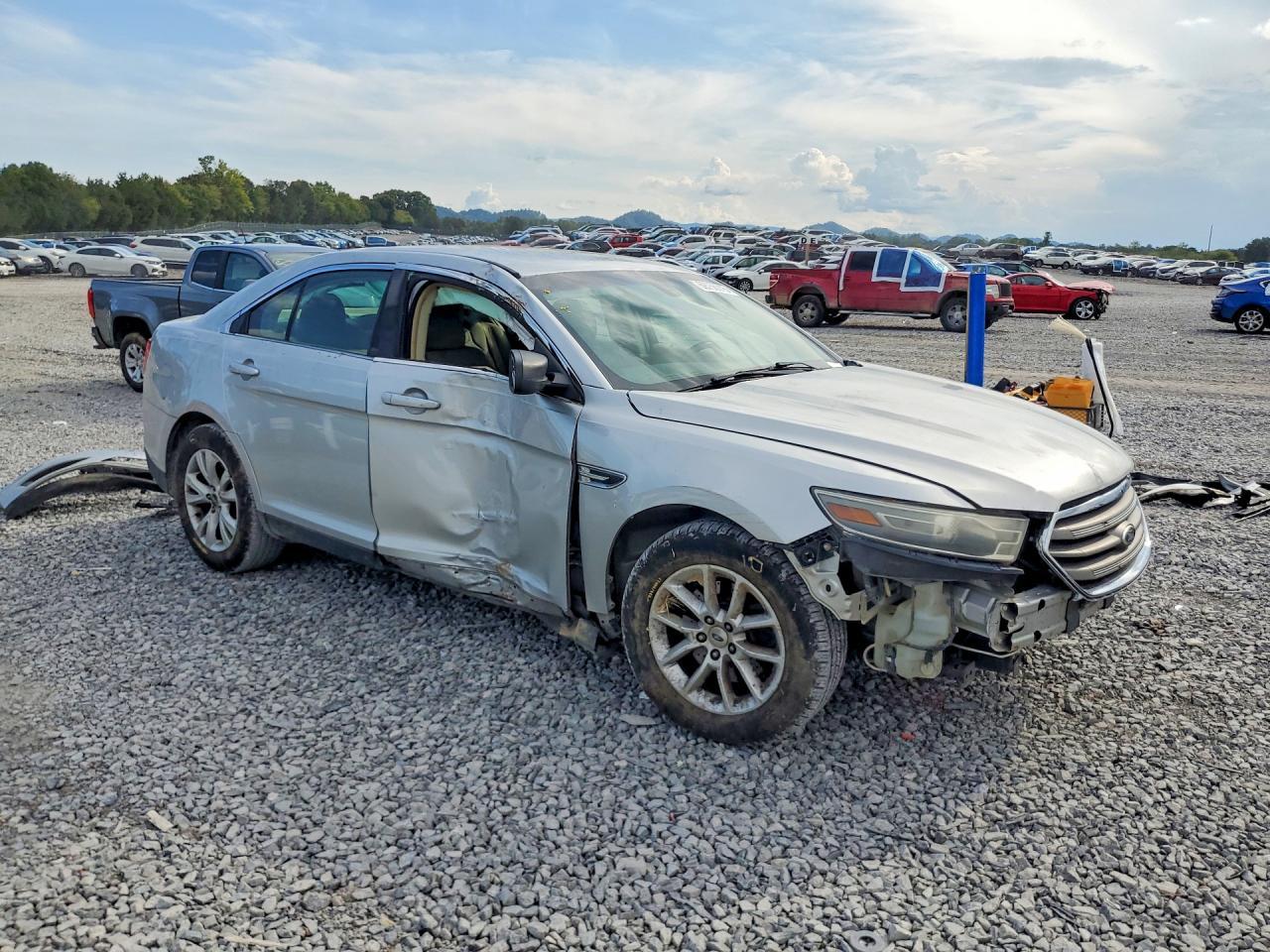 2014 Ford Taurus Se - Image 4
