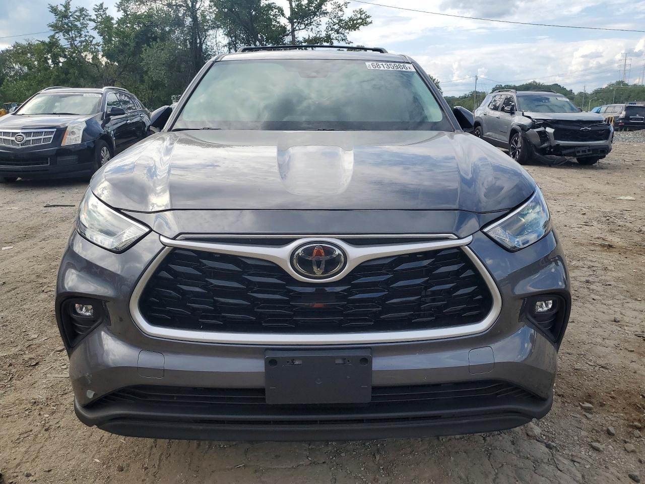2022 Toyota Highlander Le - Фото 5