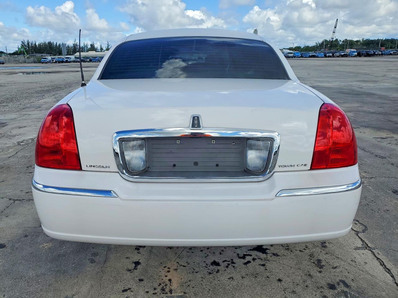 2008 Lincoln Town Car Executive - Фото 6