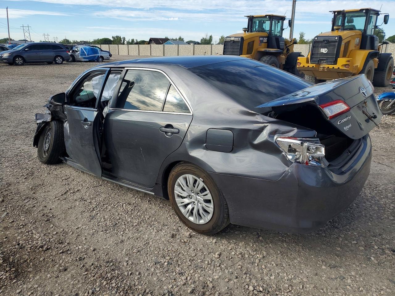 2014 Toyota Camry Le - Image 2