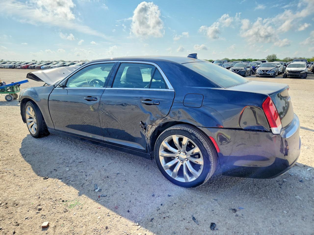 2018 Chrysler 300 Touring - Image 2
