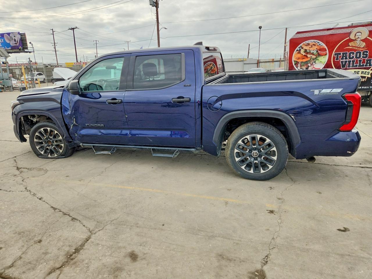 2022 Toyota Tundra Sr5 - Image 2