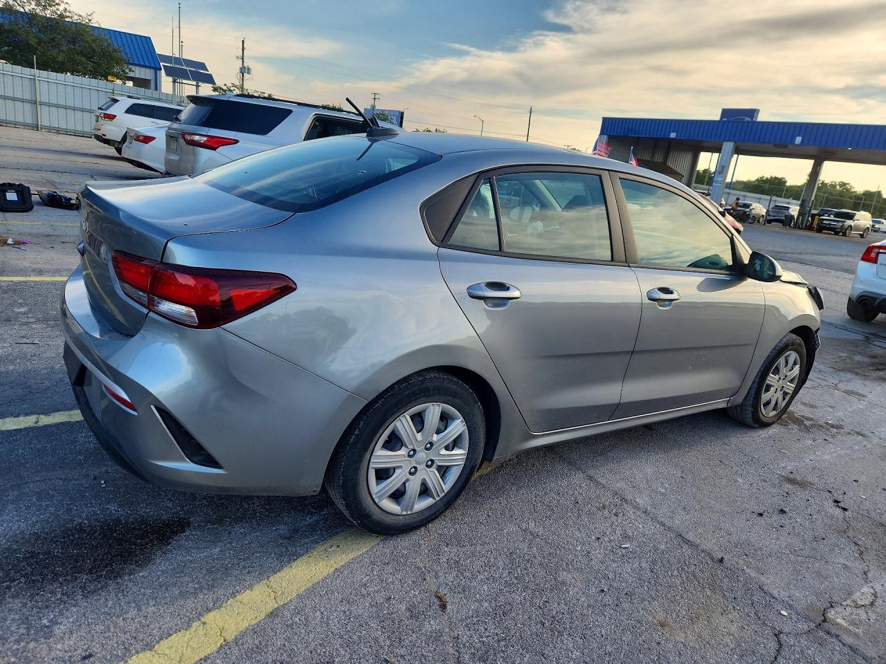 2022 Kia Rio S - Image 3