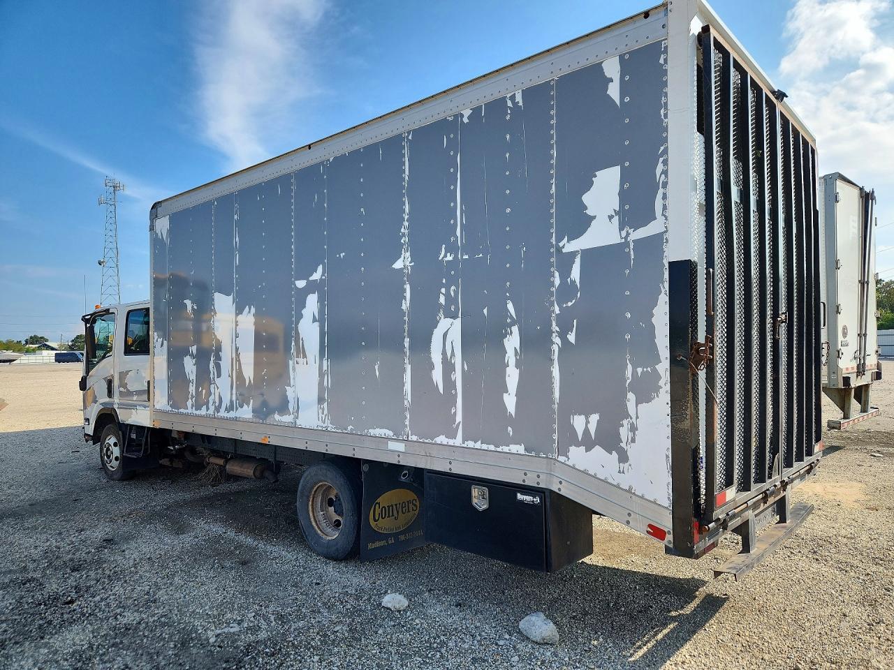2020 Isuzu Npr - Box Truck - Image 2