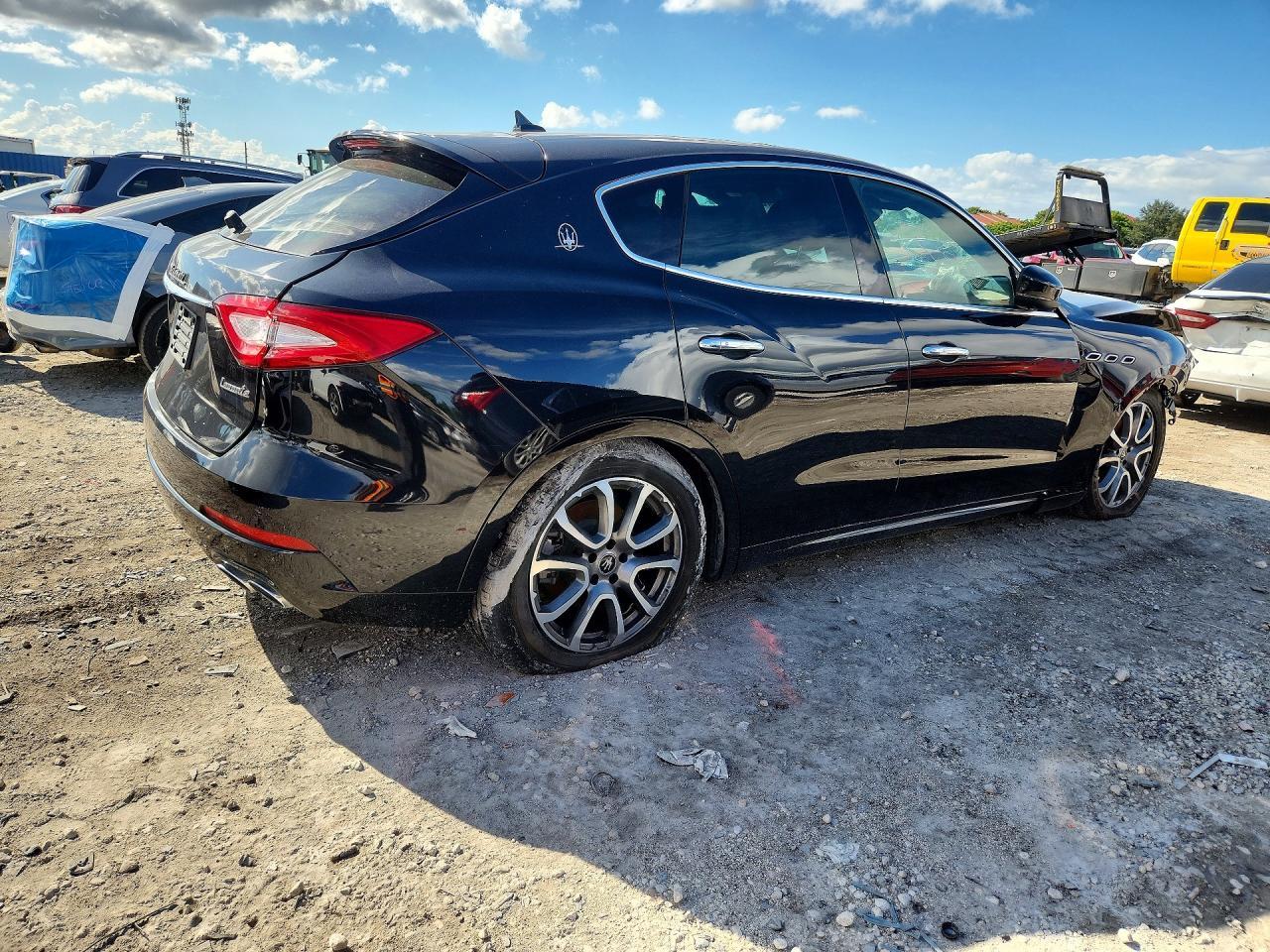 2020 Maserati Levante - Фото 3