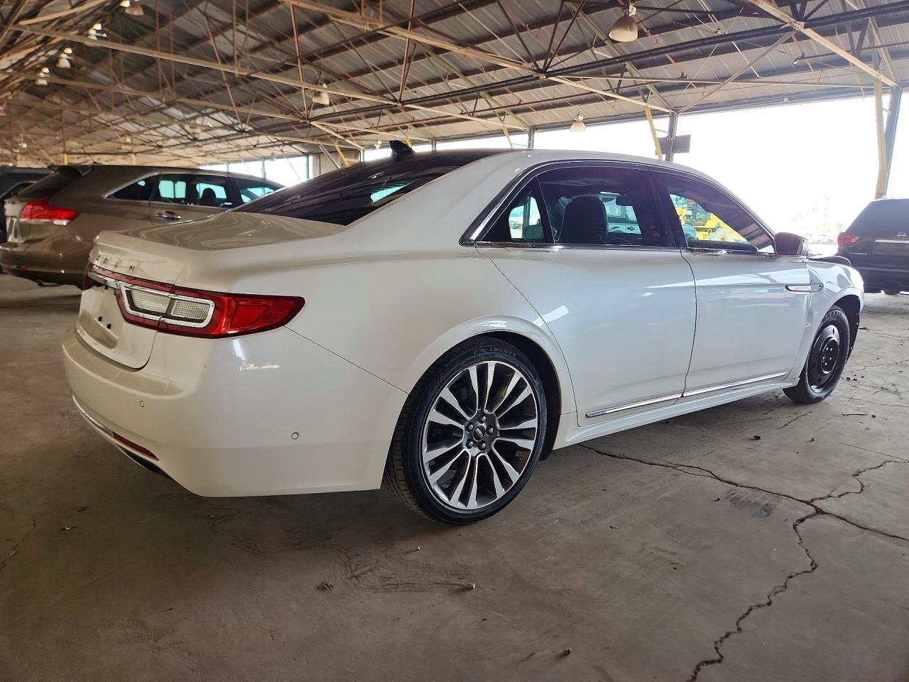 2018 Lincoln Continental Reserve - Image 3
