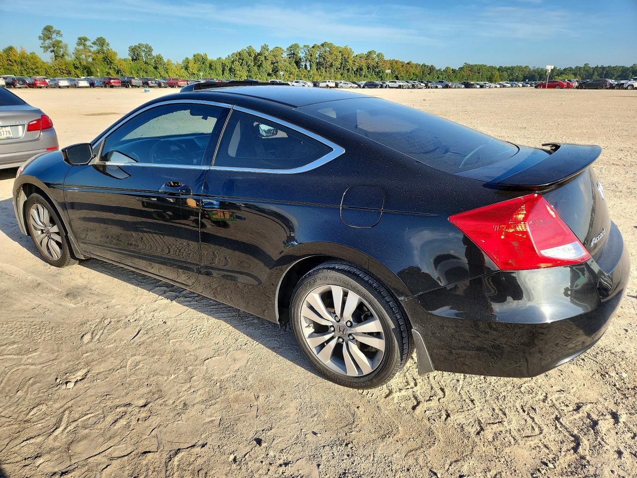 2011 Honda Accord Ex - Image 2