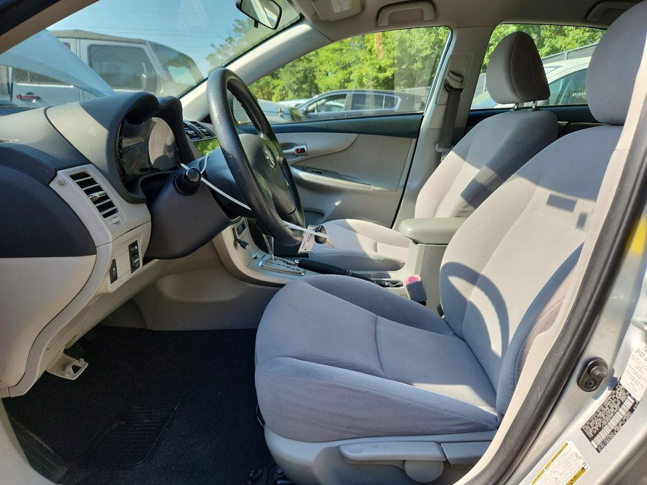2011 Toyota Corolla Le - Фото 7