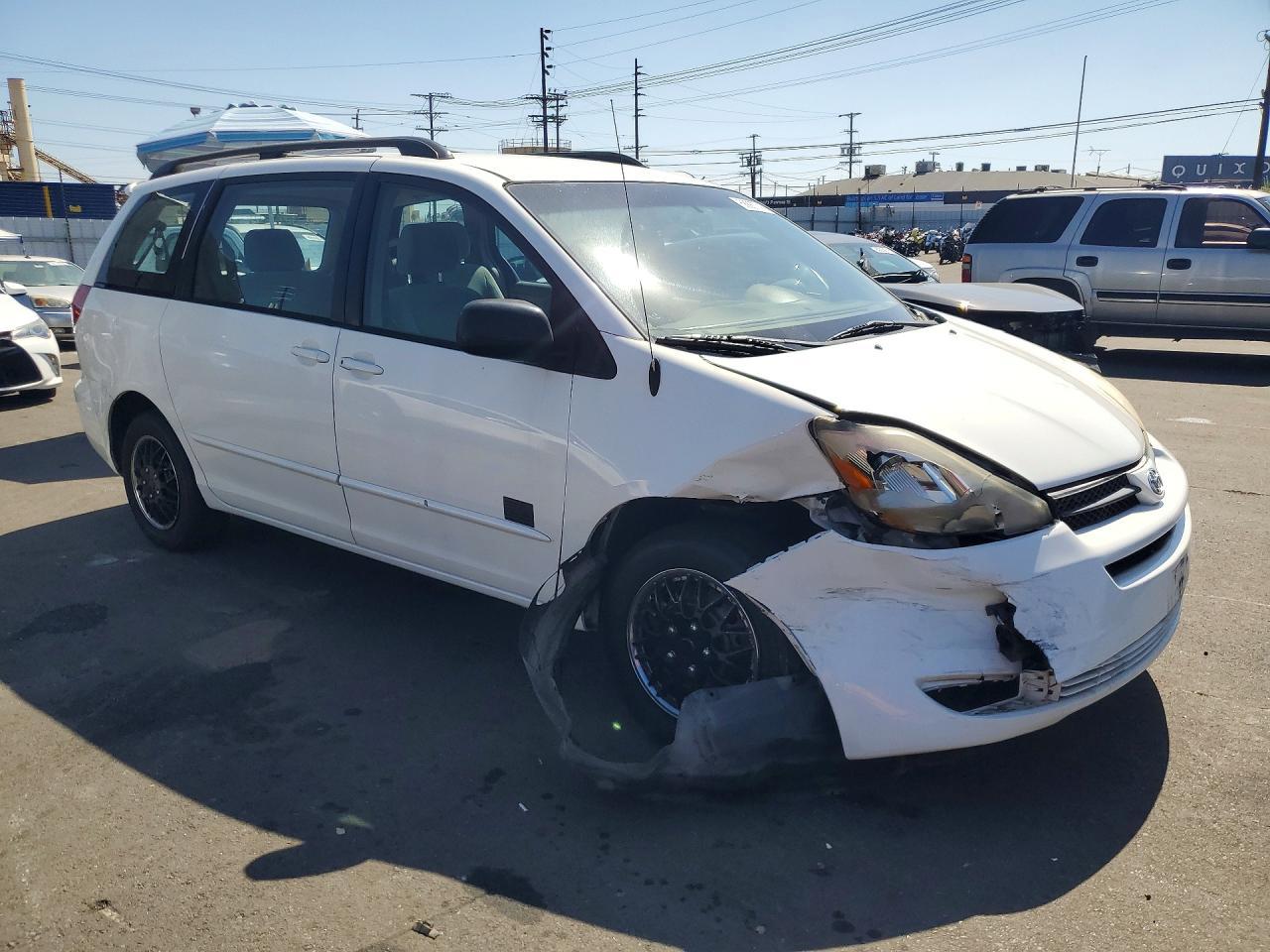 2004 Toyota Sienna Ce 8 Passenger - Image 4