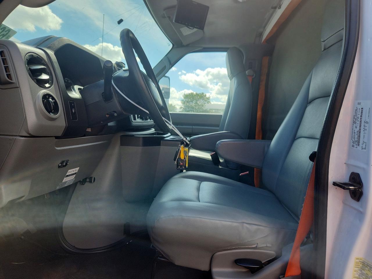 2019 Ford Econoline E450 Super Duty Cutaway Van - Image 7