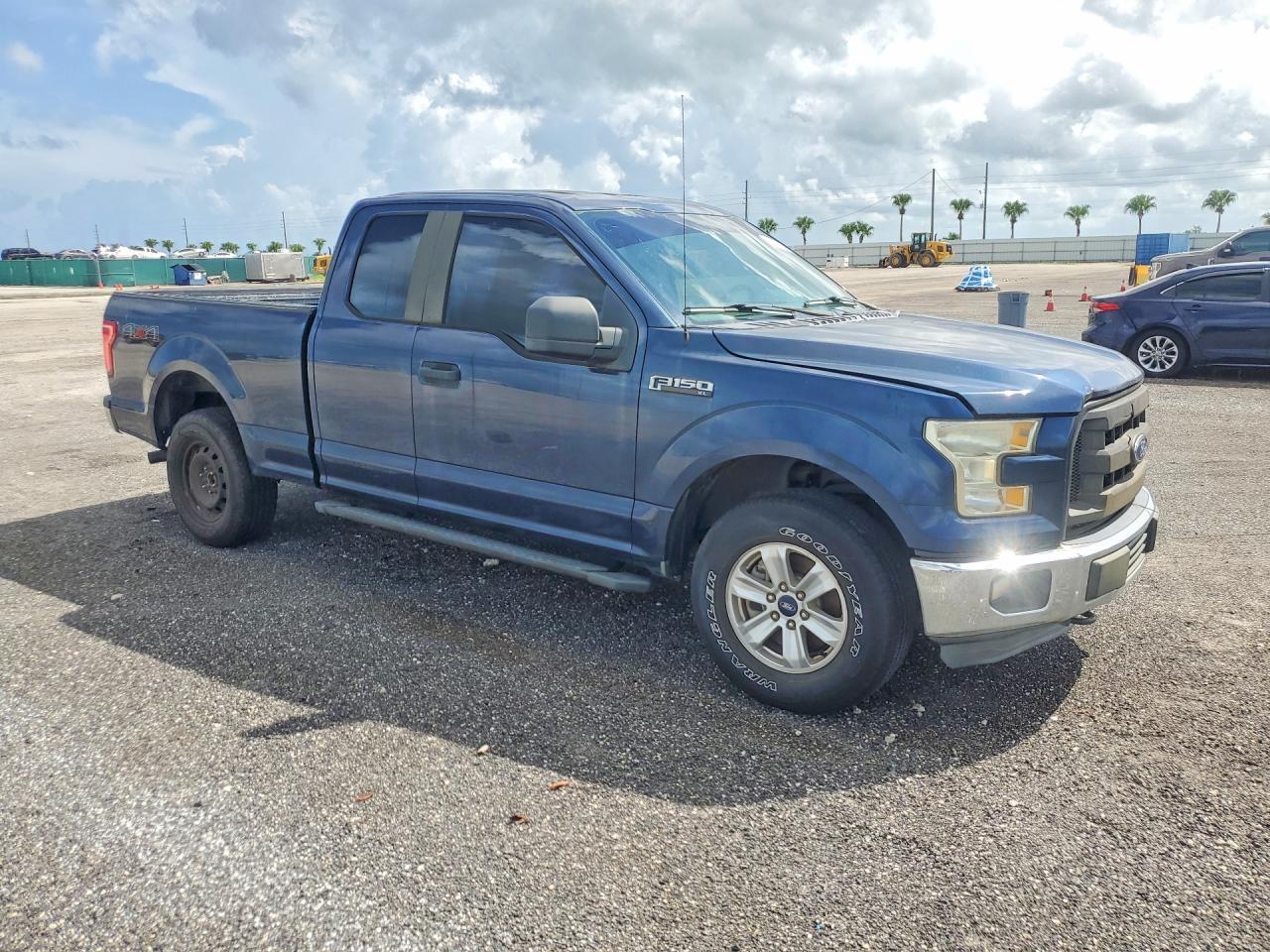 2015 Ford F150 Super Cab - Image 4