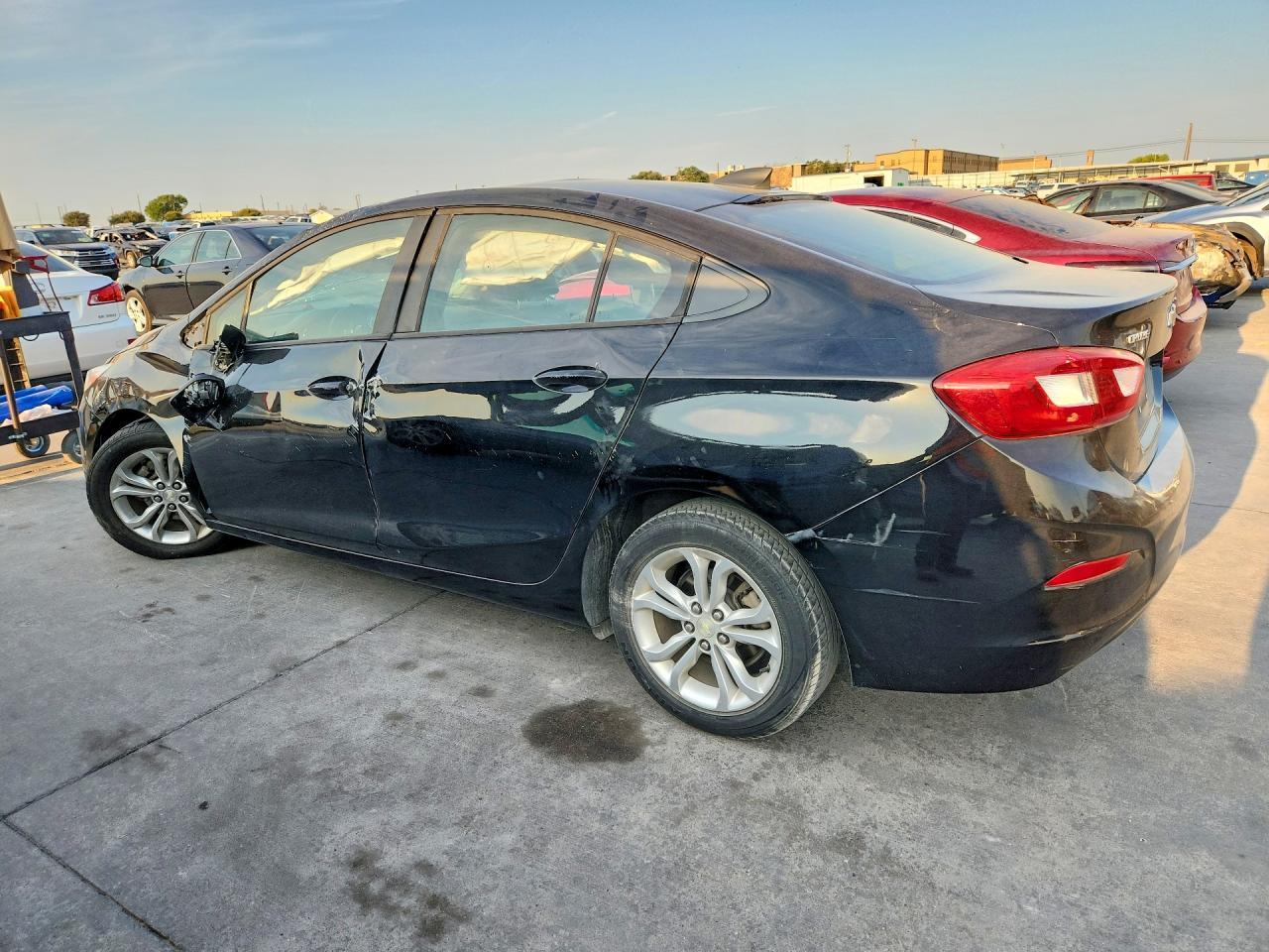 2019 Chevrolet Cruze Ls - Фото 2