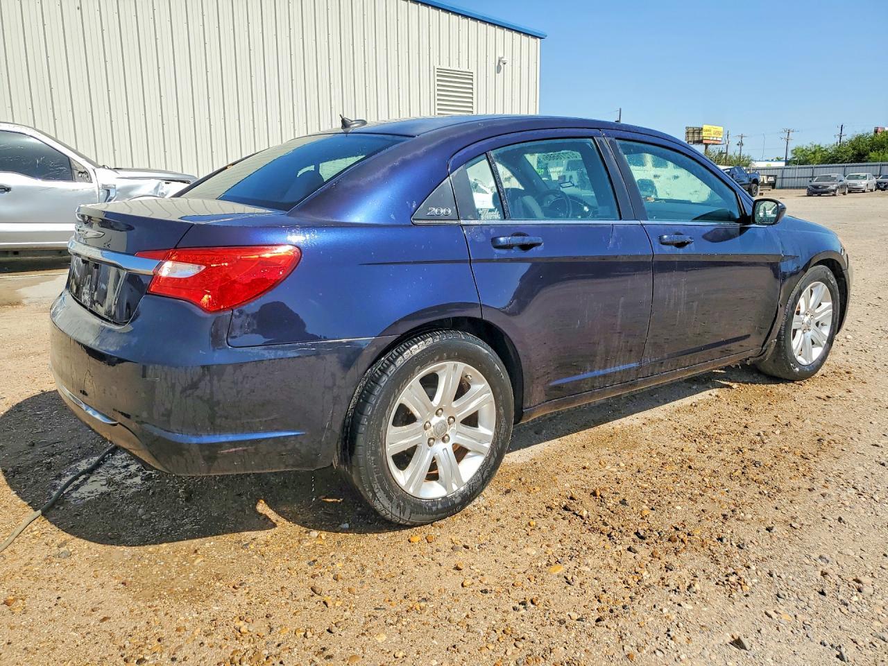 2012 Chrysler 200 Touring - Фото 3