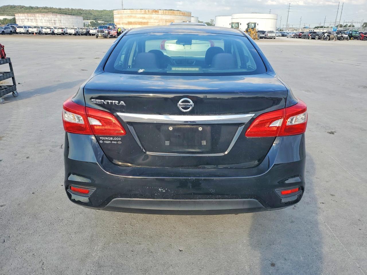 2017 Nissan Sentra S - Фото 6