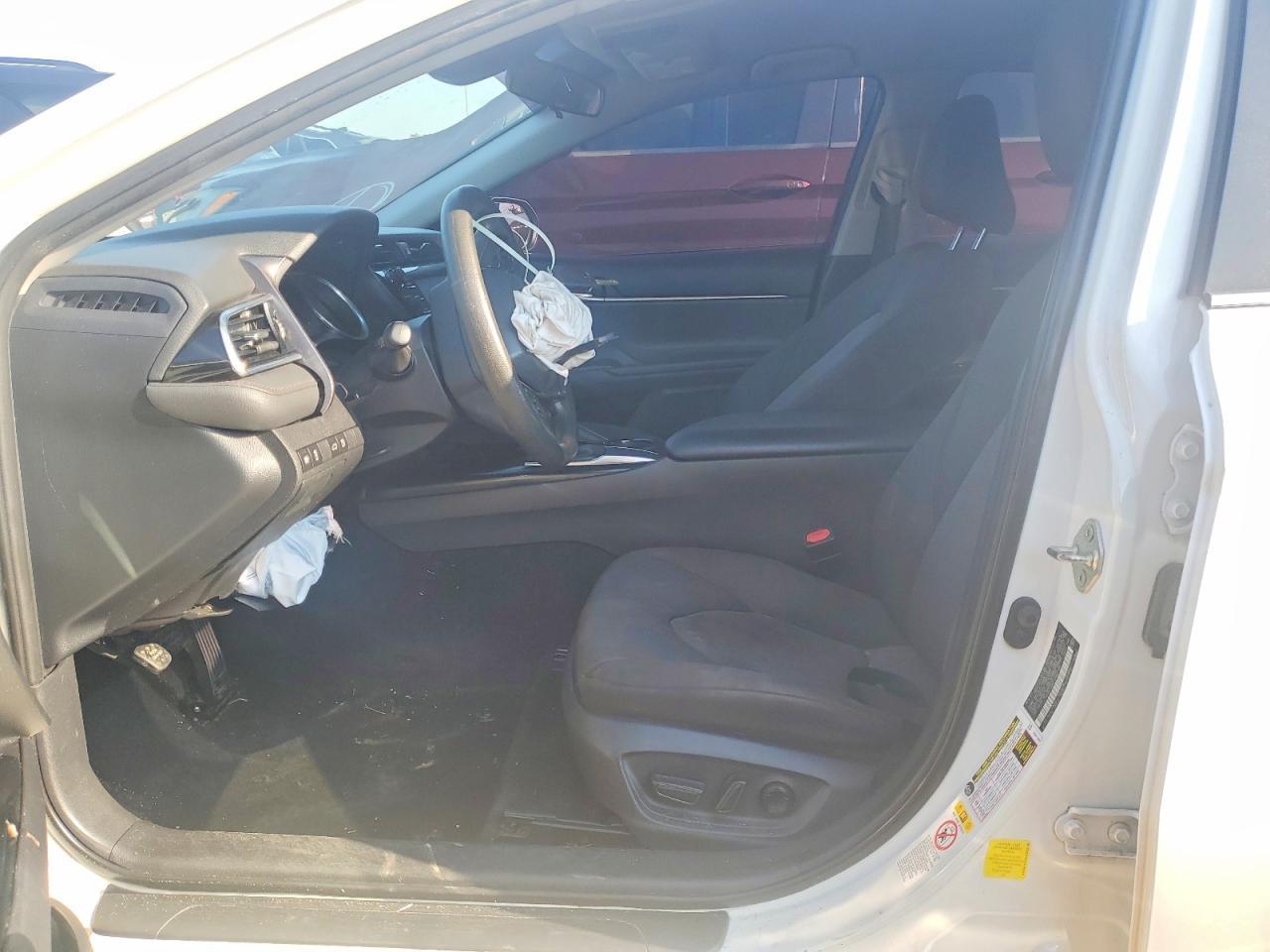 2018 Toyota Camry Le - Image 7
