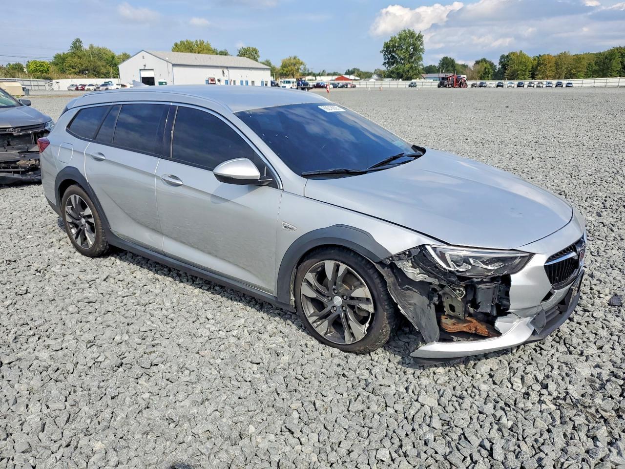 2019 Buick Regal Tourx Essence - Image 4