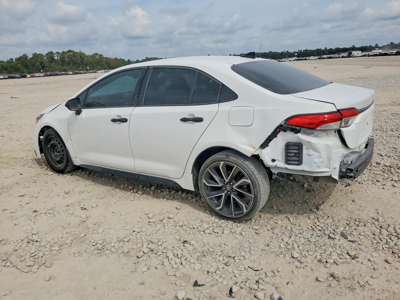 2021 Toyota Corolla Se Nightshade Edition - Image 2