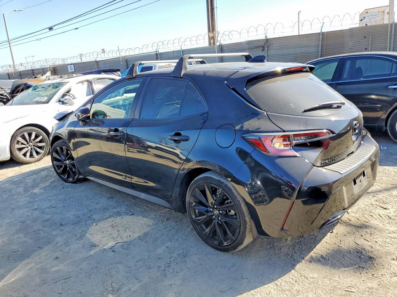 2022 Toyota Corolla Hatchback Se Nightshade Edition - Image 2