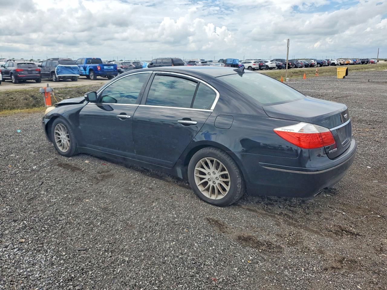 2010 Hyundai Genesis 3.8L - Image 2